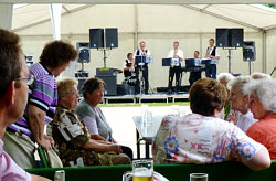 Die Steigraer Musikanten zum Parkfest in Gleina am 08.07.2012