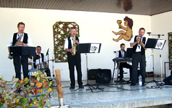 Ein bunter Nachmittag zum Sommerweinfest in Steigra mit den Steigraer Musikanten am 27.06.2010