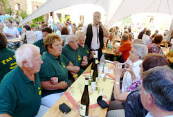 Weinfest im Weingut Hubertus Triebe in Wrchwitz zum 162. Kleefest mit den Steigraer Musikanten am 16.06.2013