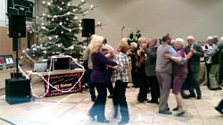 Seniorenweihnachtsfeier in der Mehrzweckhalle Nebra mit DJ Rainer